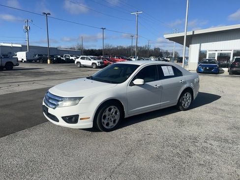 Used 2010 Ford Fusion SE image 2
