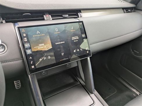 Used 2024 Land Rover Discovery Sport Dynamic SE image 33