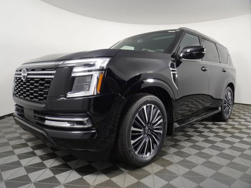 Used 2025 Nissan Armada Platinum Reserve image 13