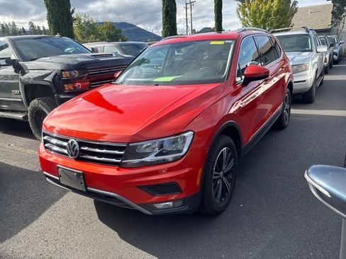 Used 2018 Volkswagen Tiguan SEL AWD/4WD image 4