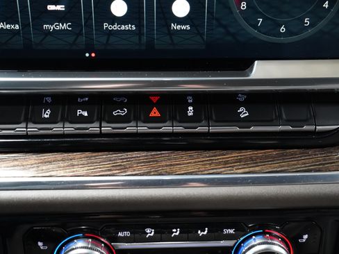 Used 2024 GMC Sierra 3500 SLE image 26