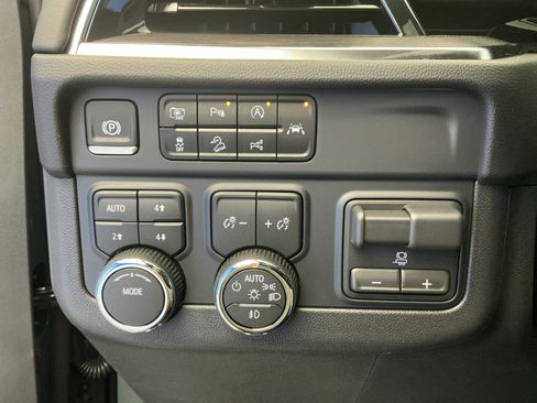 New 2026 Chevrolet Tahoe Z71 w/ Comfort Package AWD/4WD image 16