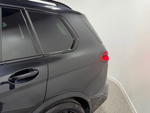 Used 2023 BMW X7 xDrive40i w/ Executive Package image 8