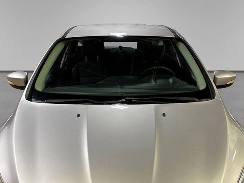 Used 2016 Ford Focus SE w/ Reverse Sensing Package image 13