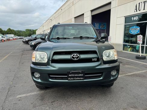Used 2007 Toyota Sequoia SR5 AWD/4WD image 4