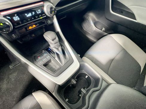 Used 2025 Toyota RAV4 XLE w/ Convenience Package FWD image 25