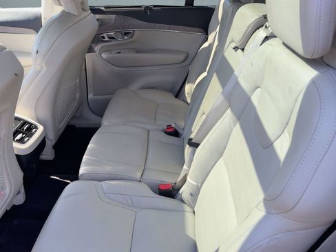 Certified 2023 Volvo XC90 B6 Ultimate w/ Lounge Package image 25