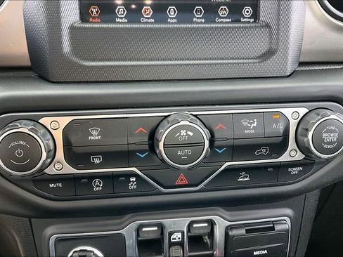 Used 2020 Jeep Gladiator Sport w/ Quick Order Package 24S image 16