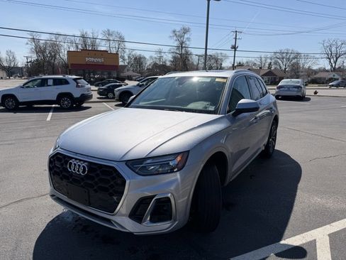 Used 2023 Audi Q5 2.0T Premium Plus w/ Premium Plus Package image 2