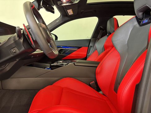 Used 2026 BMW M5 w/ Executive Package image 5