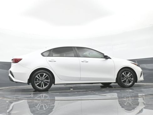 Used 2023 Kia Forte LXS w/ LXS Technology Package FWD image 40