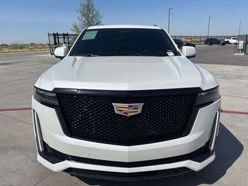 Used 2021 Cadillac Escalade Sport w/ Driver Assist Tech Package AWD/4WD image 3