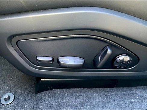 New 2025 Porsche Taycan image 30