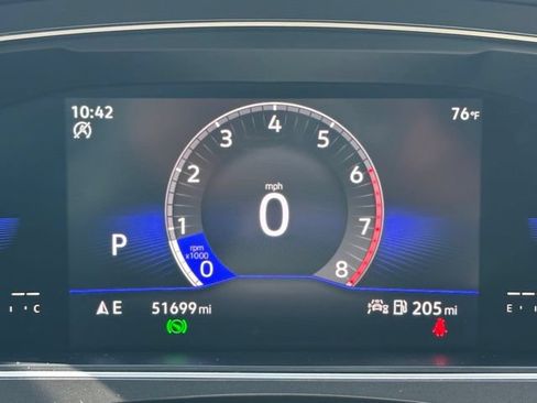 Certified 2022 Volkswagen Tiguan SE R-Line FWD image 40
