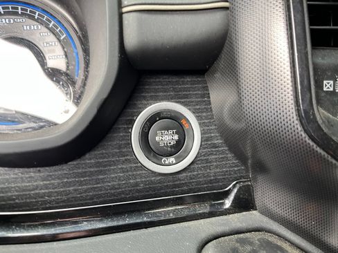Used 2022 RAM 1500 Limited w/ Body Color Bumper Group AWD/4WD image 4