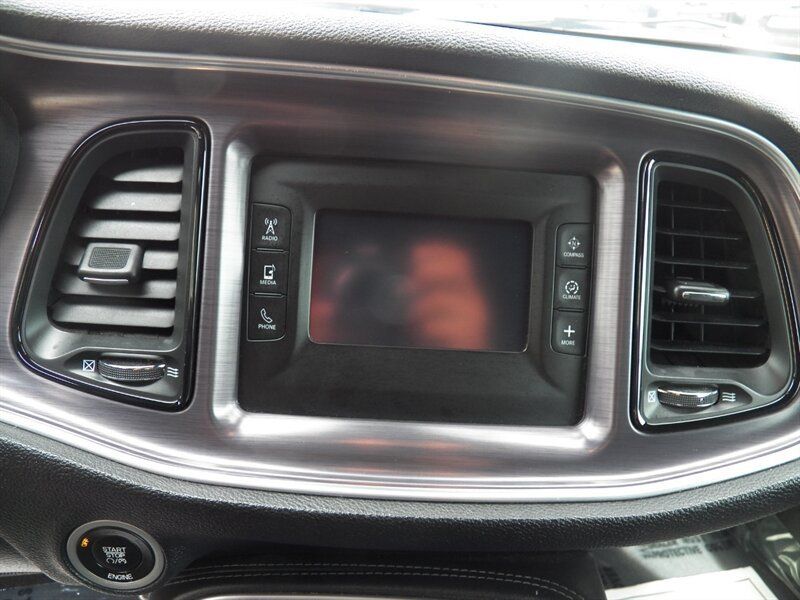 Used 2016 Dodge Challenger SXT RWD image 15