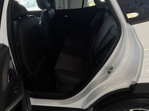 Used 2025 Chevrolet Trax LT image 26