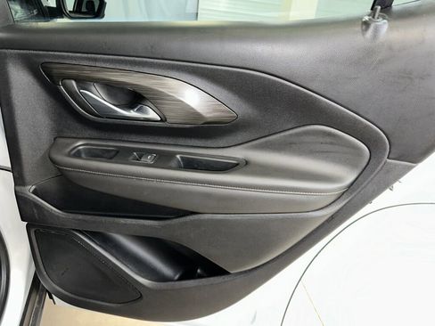 Used 2023 GMC Terrain SLE w/ Driver Convenience Package image 27