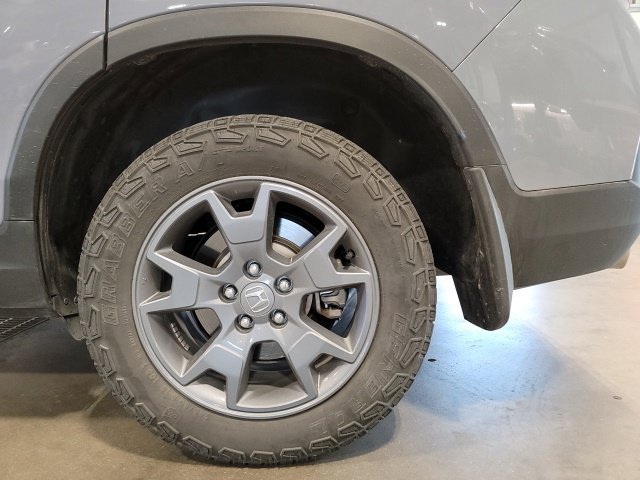 Used 2025 Honda Passport TrailSport image 13