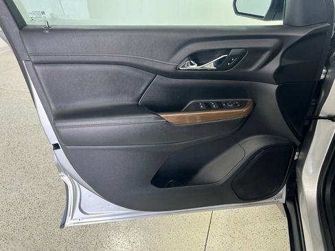 Used 2019 GMC Acadia SLE FWD image 20