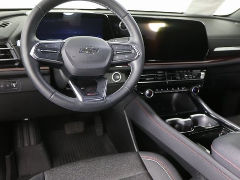 Used 2024 Chevrolet Traverse Z71 image 13