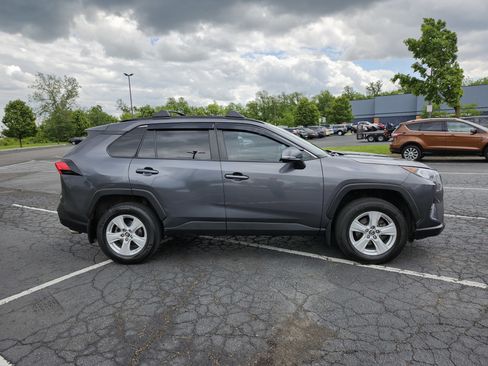 Used 2019 Toyota RAV4 XLE w/ All Weather Liner Package AWD/4WD image 18