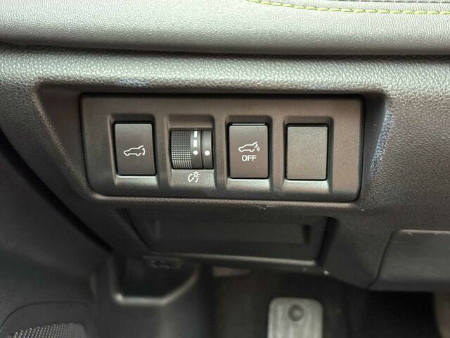 Certified 2025 Subaru Outback Onyx Edition AWD/4WD image 32