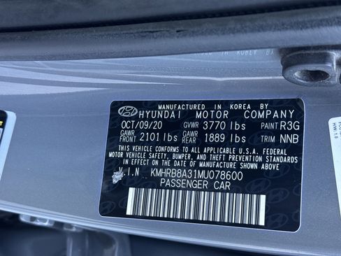 Used 2021 Hyundai Venue SE image 34