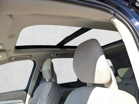 Used 2016 Volvo XC90 T5 Momentum image 16