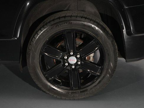 Used 2019 GMC Acadia Denali image 19