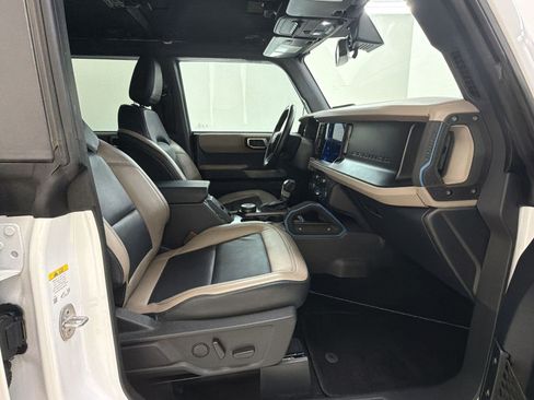 Certified 2023 Ford Bronco Wildtrak AWD/4WD image 25