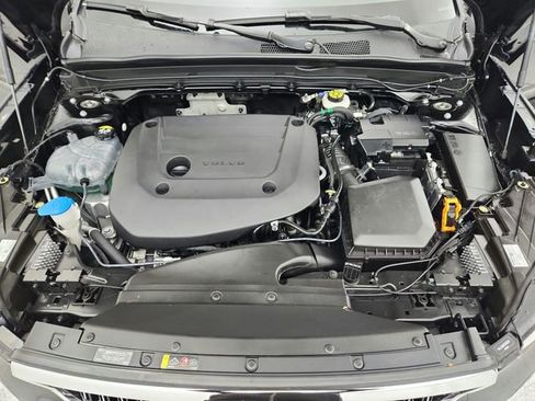 Certified 2023 Volvo XC40 B5 Ultimate w/ Protection Package Premier image 31