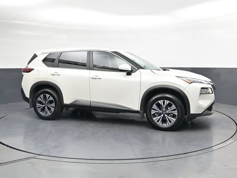 Used 2023 Nissan Rogue SV w/ SV Premium B Package FWD image 4