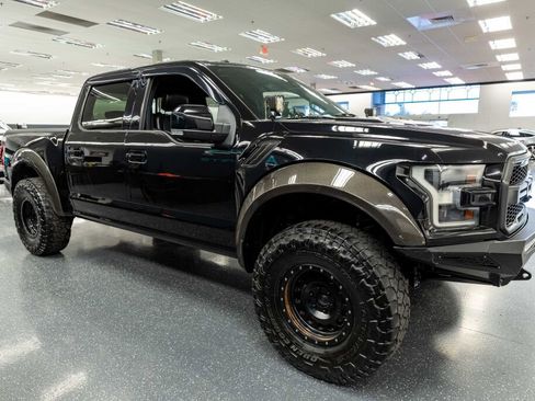 Used 2018 Ford F150 Raptor w/ Equipment Group 802A Luxury image 4