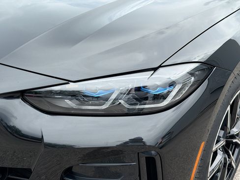 Used 2023 BMW i4 eDrive40 w/ M Sport Package RWD image 9