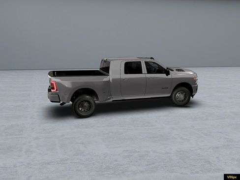 New 2026 RAM 3500 Laramie AWD/4WD image 16