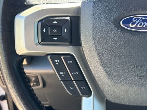 Used 2022 Ford F250 Lariat w/ Black Appearance Package image 18