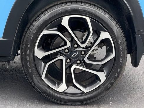 Used 2024 Chevrolet Trax RS w/ Sunroof Package FWD image 13
