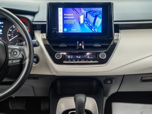 Used 2024 Toyota Corolla LE w/ LE Convenience Package FWD image 20