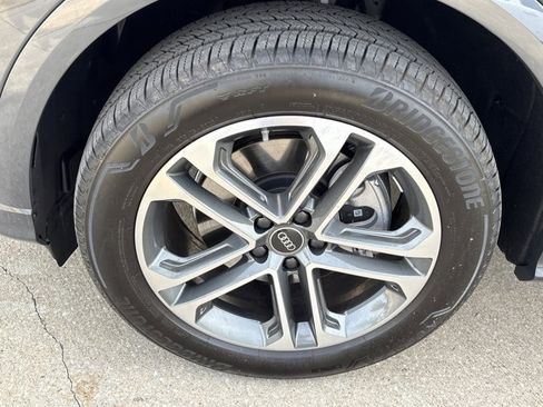 Used 2025 Audi Q5 Premium image 15