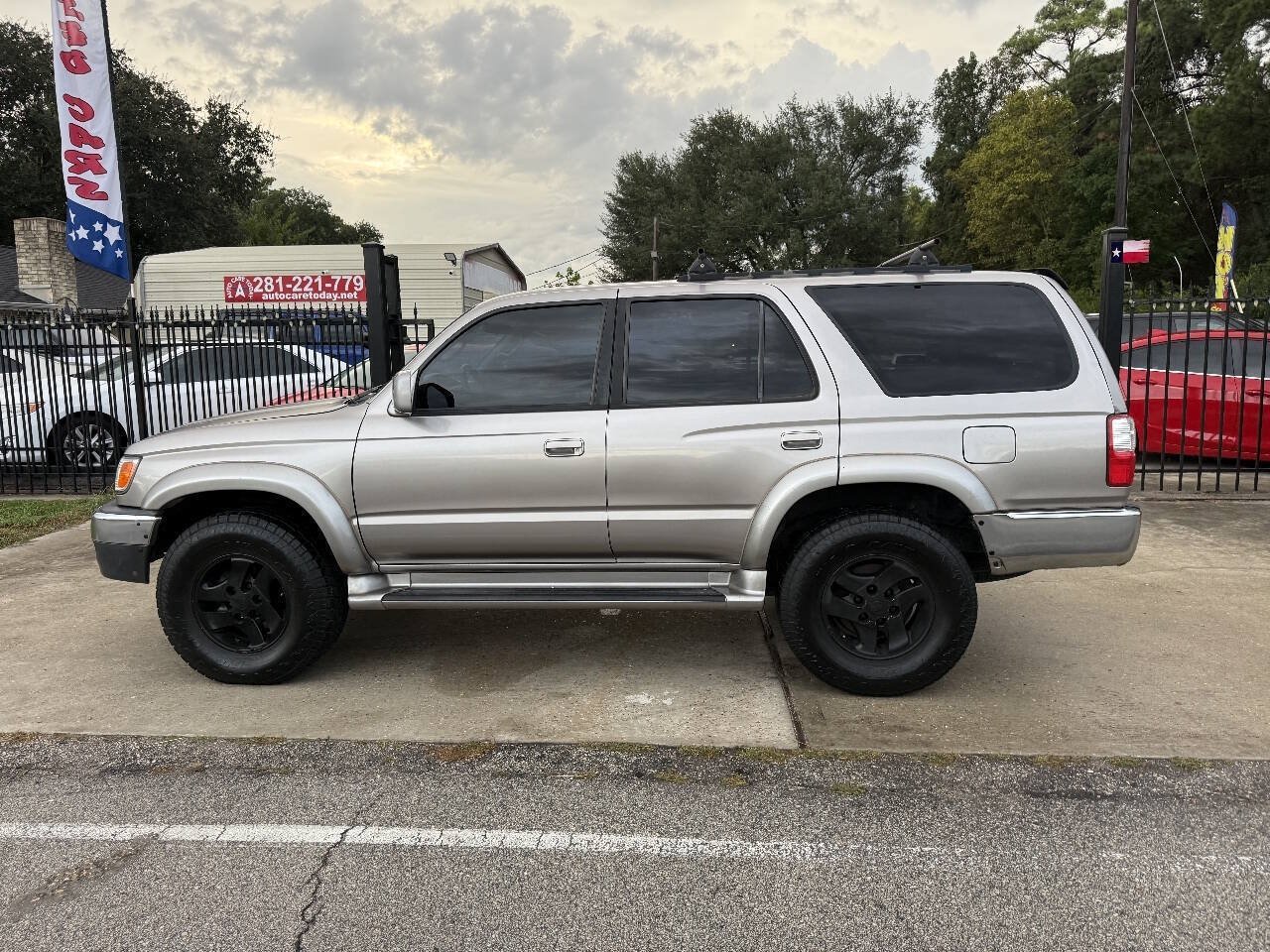 Used 2001 Toyota 4Runner SR5 AWD/4WD image 9