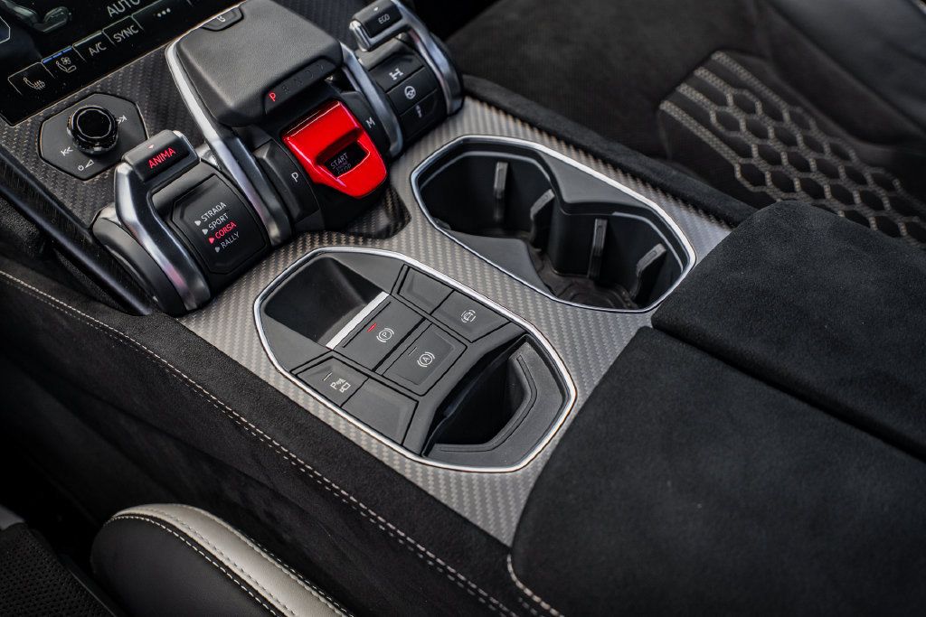 Used 2024 Lamborghini Urus Performante AWD/4WD image 39