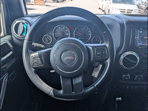 Used 2017 Jeep Wrangler Unlimited Sahara AWD/4WD image 16