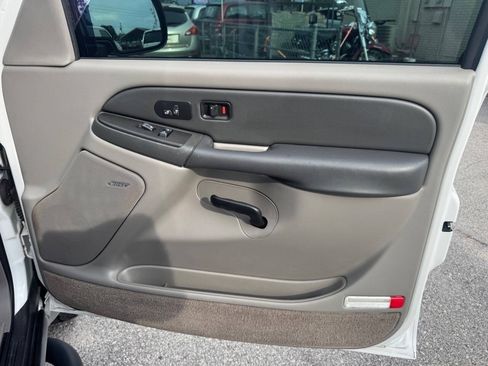 Used 2003 Chevrolet Suburban Z71 AWD/4WD image 18