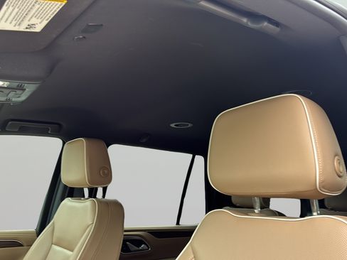 Used 2023 Chevrolet Tahoe Premier AWD/4WD image 15