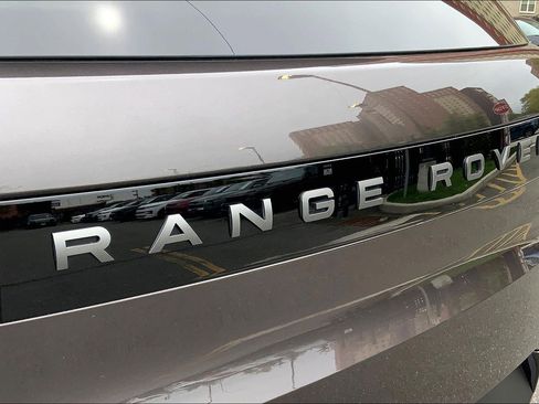 Certified 2025 Land Rover Range Rover Sport SE AWD/4WD image 9