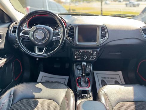 Used 2019 Jeep Compass Trailhawk AWD/4WD image 13