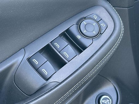 Used 2023 Buick Encore GX Essence w/ Experience Buick Package image 17