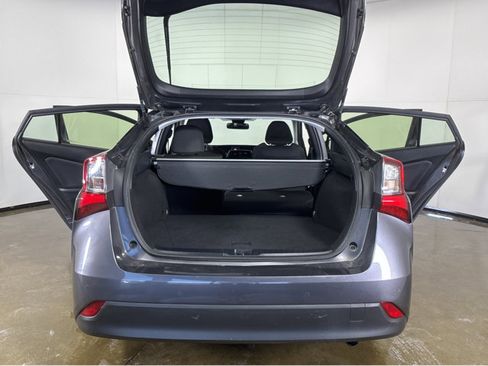 Used 2021 Toyota Prius LE image 20