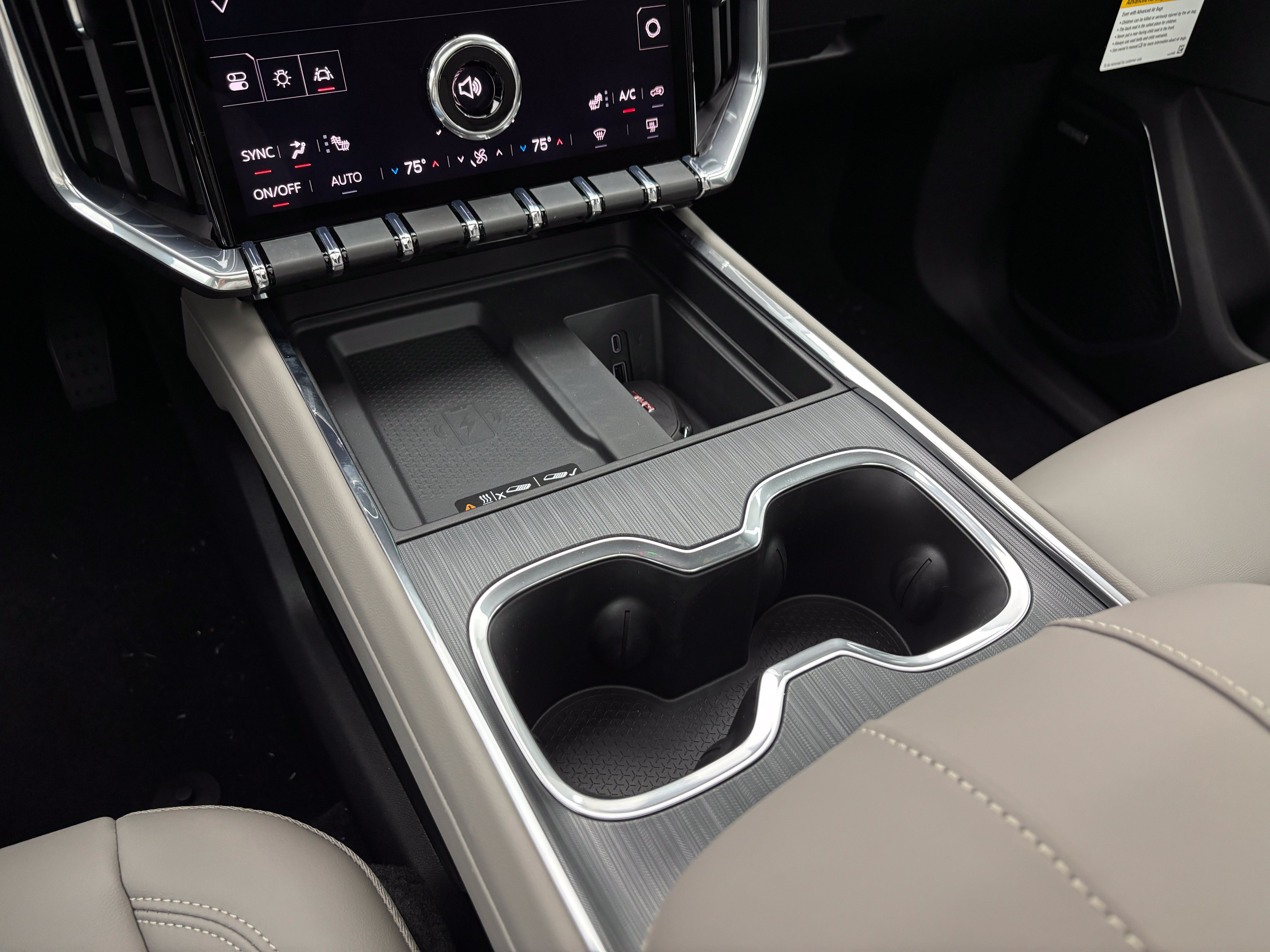 New 2027 GMC Acadia Elevation w/ Elevation Premium Package AWD/4WD image 32